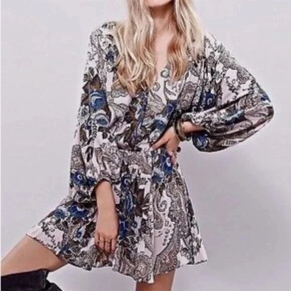 Free People Dresses & Skirts - Free People Boho Floral Oversized V Neck Lined Short Dress Flowy, Size XS  S